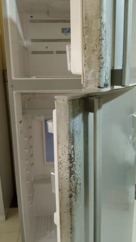 Hitachi Refrigerator. Large. 180 x 70 x 70