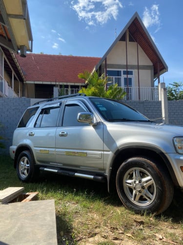 Honda CRV 2000ឡានផ្ទាល់ខ្លួនស៊ីសាំងតិច ម្ចាស់មើលថែប៉ុង2 ឯកសារគ្រប់តម្លៃ5000$/ចរចារm