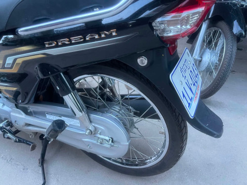 Honda Dream 025នៅស្អាតសាណុំម្ចាស់ដើមលក់1800$