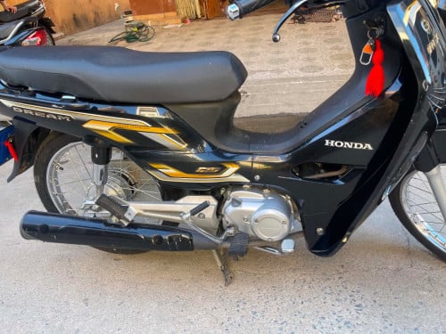 Honda Dream 026នៅស្អាតសាណុំមានកាតគ្រីត្រឹមត្រូវលក់1900$