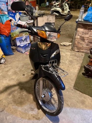 Honda dream 2013 អ៊េមណាស់