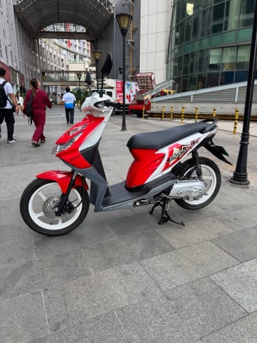 Honda icon 2012
