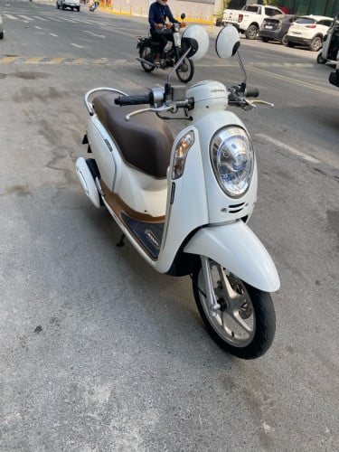 Honda scoopy 2015