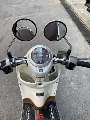 Honda scoopy 2015