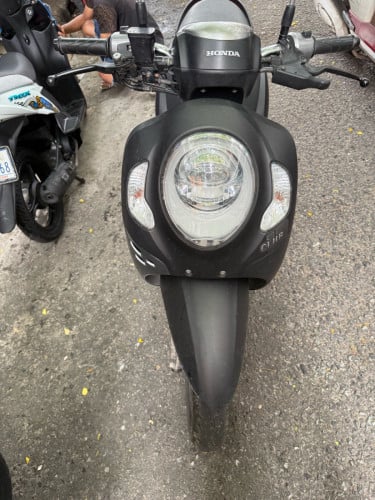 Honda scooyi