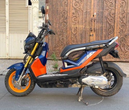 Honda ZOOMER x (110cc, year2016, 650$) have all documents