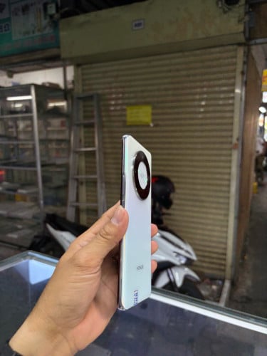 HONOR 70 128G Ram8G Sim2 CHម៉ាសុីនសានុំ ស្ទើរតួរតិចៗ