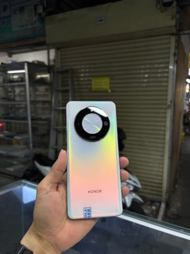 HONOR 70 128G Ram8G Sim2 CHម៉ាសុីនសានុំ ស្ទើរតួរតិចៗ