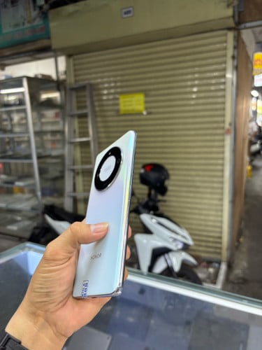 HONOR 70 128G Ram8G Sim2 CHម៉ាសុីនសានុំ ស្ទើរតួរតិចៗ