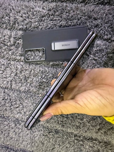 Honor magic V2 16G 512G 99% អត់ឆ្នាំងសាក555$