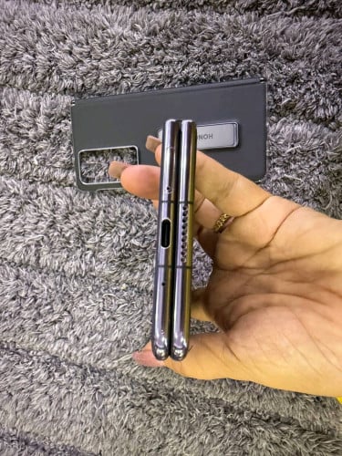 Honor magic V2 16G 512G 99% អត់ឆ្នាំងសាក555$