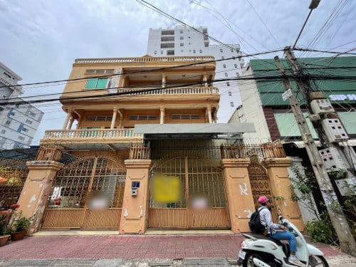 House for sale in Toul Tum Poung