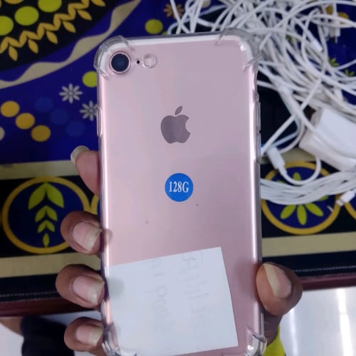 I phone 7 តូច ស្អាត90% 128G