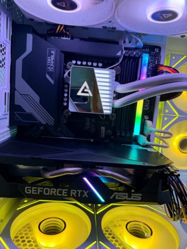 i7-13700F 16 C / 24 T ASUS RTX 2060 Super 8GBMB: Z790 UD AX DDR5RAM: XPG DDR5 16GB 6000MHzM.2 512GB