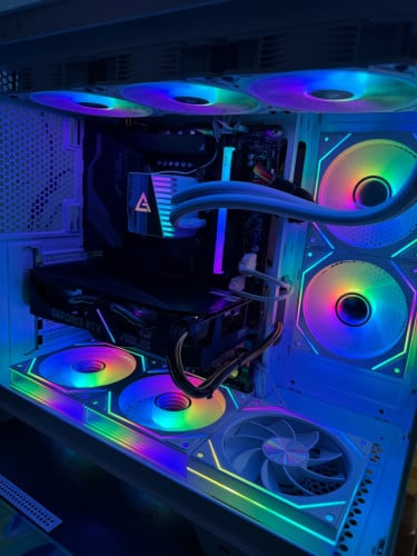 i7-13700F 16 C / 24 T ASUS RTX 2060 Super 8GBMB: Z790 UD AX DDR5RAM: XPG DDR5 16GB 6000MHzM.2 512GB