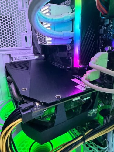 i7-13700F 16 C / 24 T ASUS RTX 2060 Super 8GBMB: Z790 UD AX DDR5RAM: XPG DDR5 16GB 6000MHzM.2 512GB
