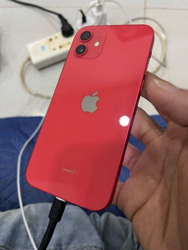 iPhone 12 256g លេងបានតែwifi អត់ស្គាល់សុីម ថ្មនៅ91%