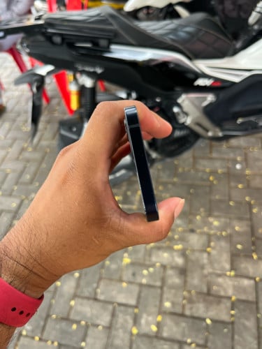 iPhone 12 64G JA សានុំណែន ថ្មសុីន 83% 1xx$ ភ្នំពេញ 098390490