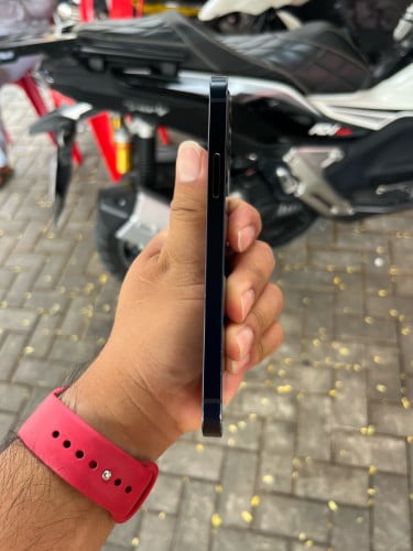 iPhone 12 64G JA សានុំណែន ថ្មសុីន 83% 1xx$ ភ្នំពេញ 098390490
