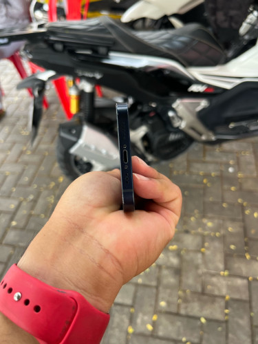 iPhone 12 64G JA សានុំណែន ថ្មសុីន 83% 1xx$ ភ្នំពេញ 098390490