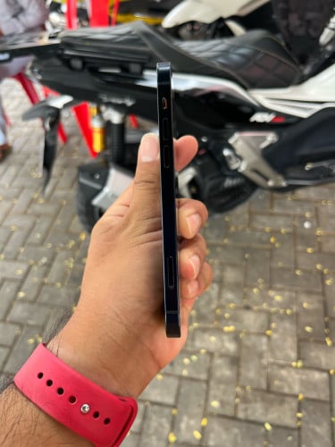 iPhone 12 64G JA សានុំណែន ថ្មសុីន 83% 1xx$ ភ្នំពេញ 098390490