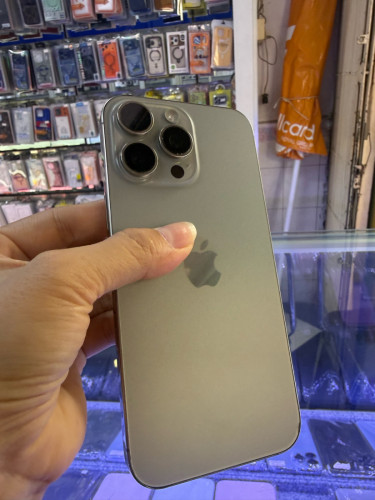 iPhone 16pro max ZA 759$