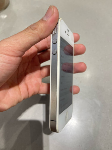 iPhone 4s ស្អាត 95% | 32GB - Version 6.1.3 - មាន ហ្គេមស៊េរីចាស់ មួយពេញ | ដាក់សុីមដំណើរការធម្មតា