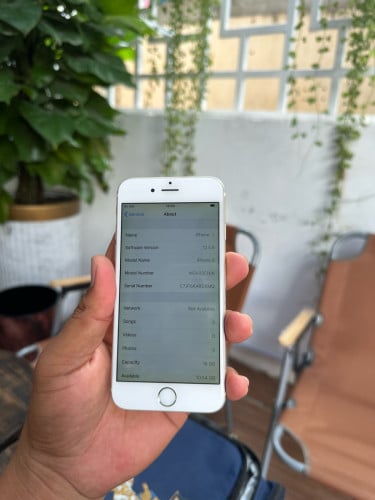 iPhone 8 និង iPhone 6