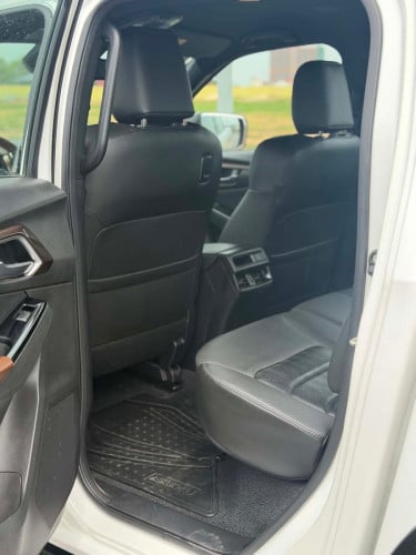 Isuzu D-max V cross year 2025 full