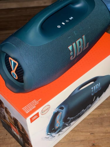 JBL BoomBox 4