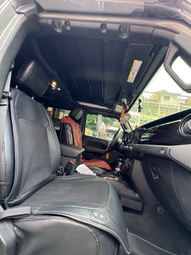 Jeep Wrangler sky one touch