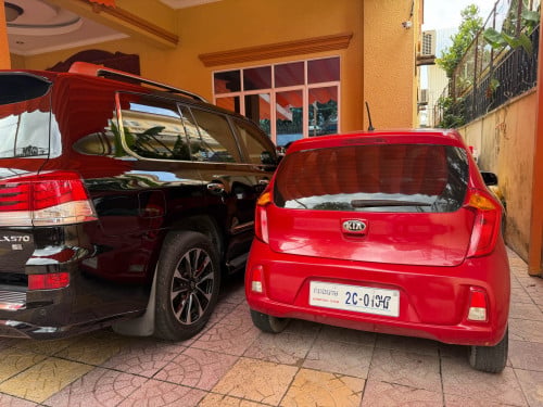 KIA 2017  លក់​ 6000$  ឈ្មោះម្ចាស់ដេីមផ្ទាល់