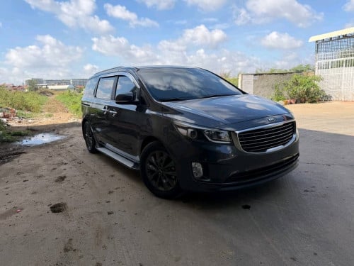 Kia carnival 2015full option អូតូបី