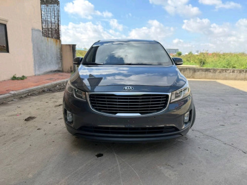Kia carnival 2015full option អូតូបី