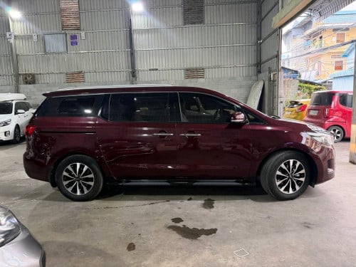 Kia carnival 2015full option