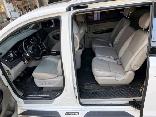 Kia carnival 2015full option