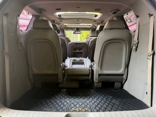 Kia carnival 2015full option