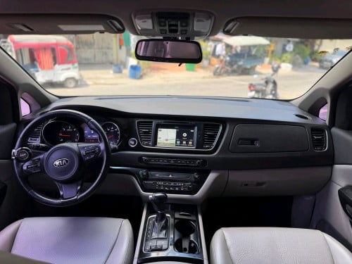 Kia carnival 2015full option