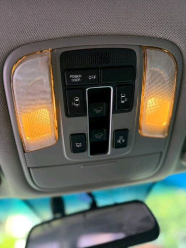 Kia carnival 2015full option