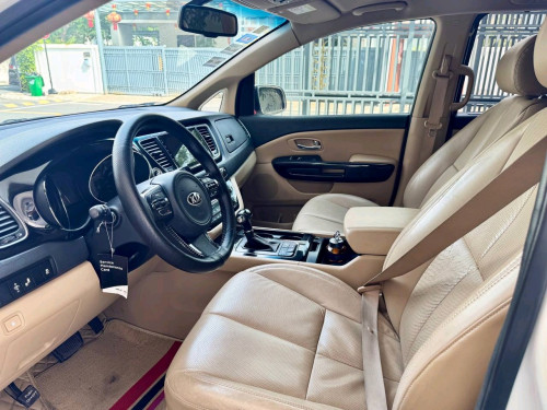 Kia Carnival 2016 (Kia Cambodia)