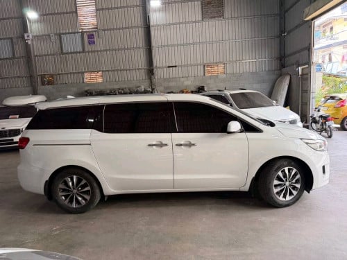 Kia carnival 2017full option