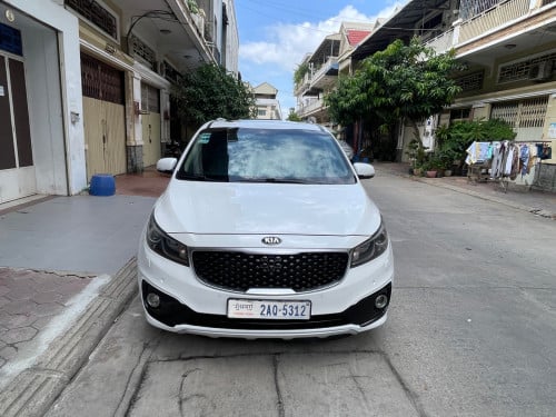 KIA Carnival 2018 Full option បើកដំបូល2តង់ ប្រើសាំង