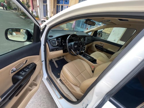 KIA Carnival 2018 Full option បើកដំបូល2តង់ ប្រើសាំង
