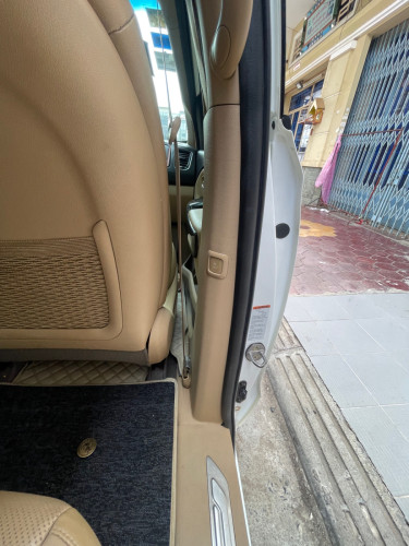 KIA Carnival 2018 Full option បើកដំបូល2តង់ ប្រើសាំង
