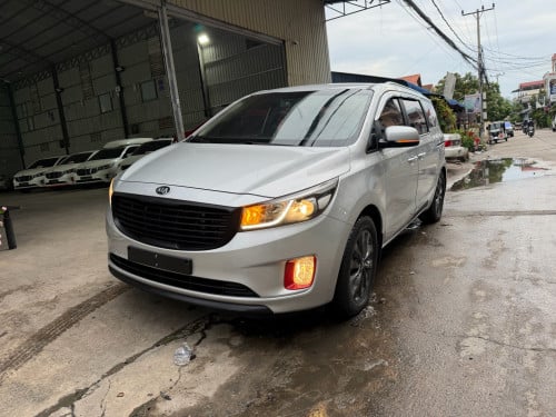 Kia Carnival Luxury 2015 ទ្វារអូតូ2សន្លឹក