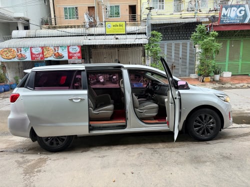 Kia Carnival Luxury 2015 ទ្វារអូតូ2សន្លឹក