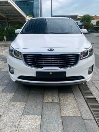 Kia carnivall ប្រភេទ11កៅអី ម៉ាស៊ីនម៉ាស៊ូត full option ពេញ 5បេតុង កាំមេរ៉ា360 ទ្វារអូតូ3 បើកដំបូល