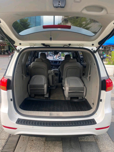 Kia carnivall ប្រភេទ11កៅអី ម៉ាស៊ីនម៉ាស៊ូត full option ពេញ 5បេតុង កាំមេរ៉ា360 ទ្វារអូតូ3 បើកដំបូល