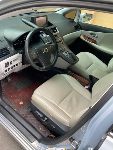 Lexes hs250h ឆ្នាំ2010 ពណ័ផ្សែងបារី