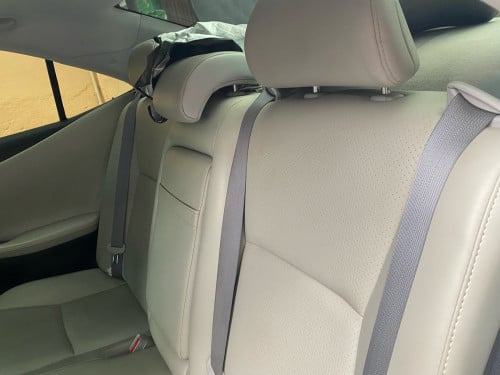 Lexes hs250h ឆ្នាំ2010 ពណ័ផ្សែងបារី